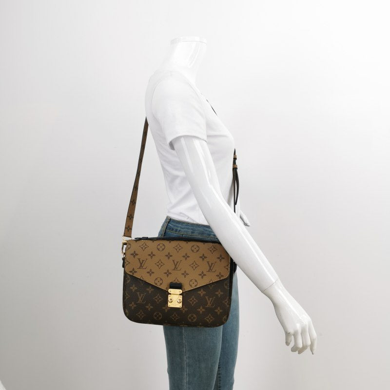 Louis Vuitton (LV) Pochette Metis Medium Cowhide Reverse Old Flower S-lock Messenger Bag Crossbody Shoulder Bag